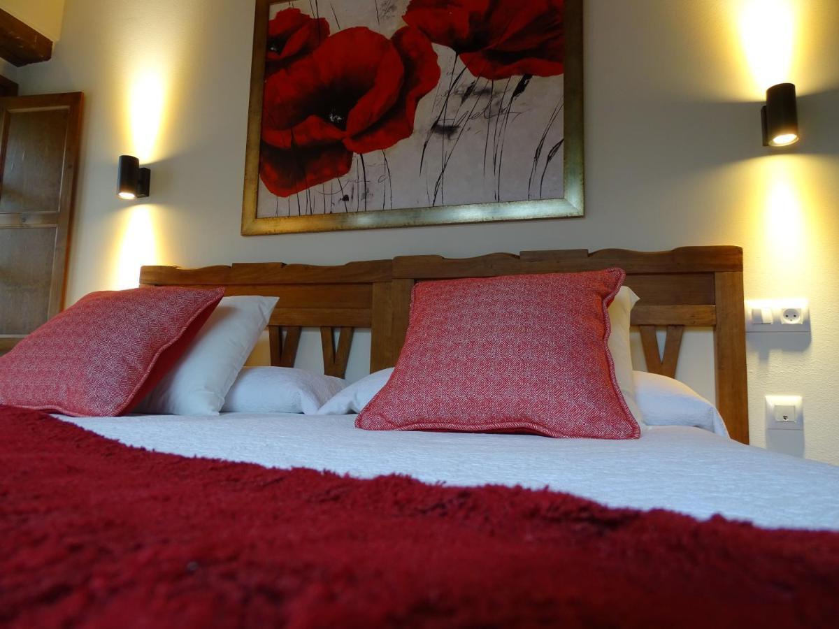 El Colladin Guest House Llerices Exterior photo