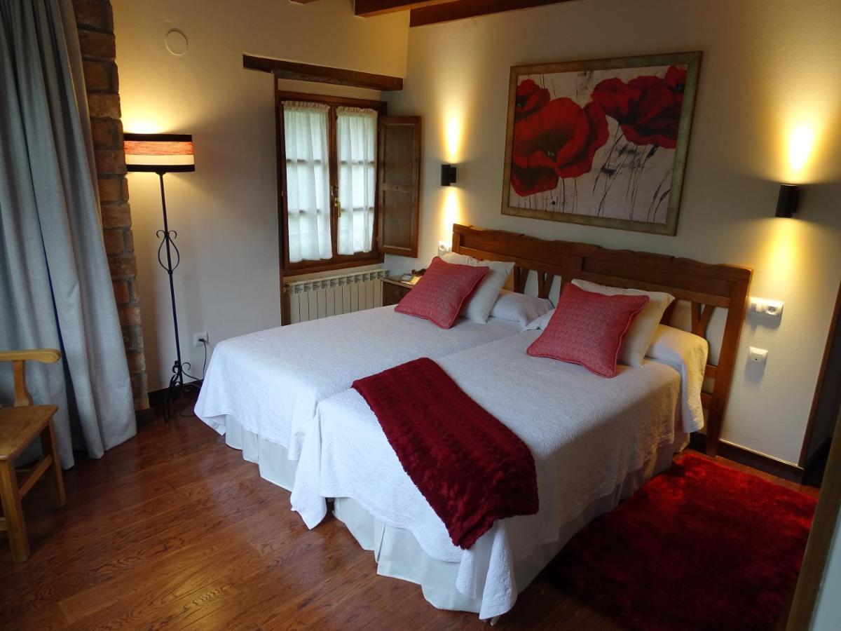 El Colladin Guest House Llerices Exterior photo