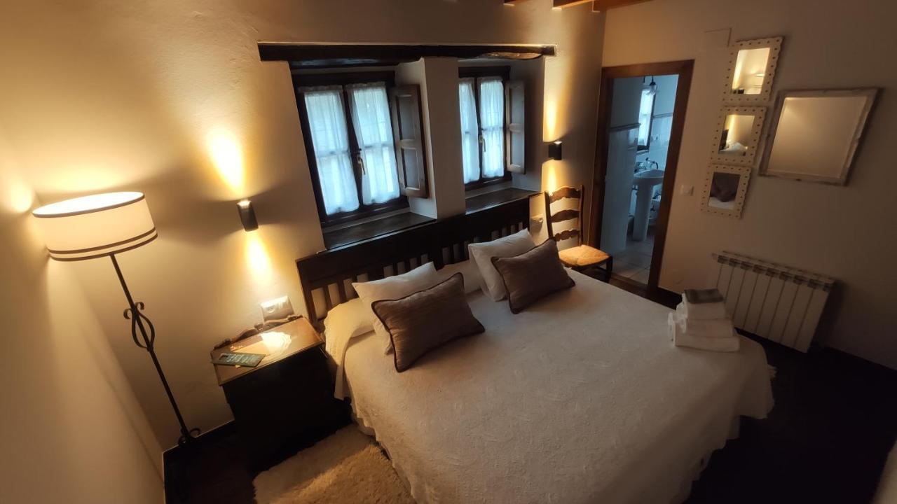 El Colladin Guest House Llerices Exterior photo