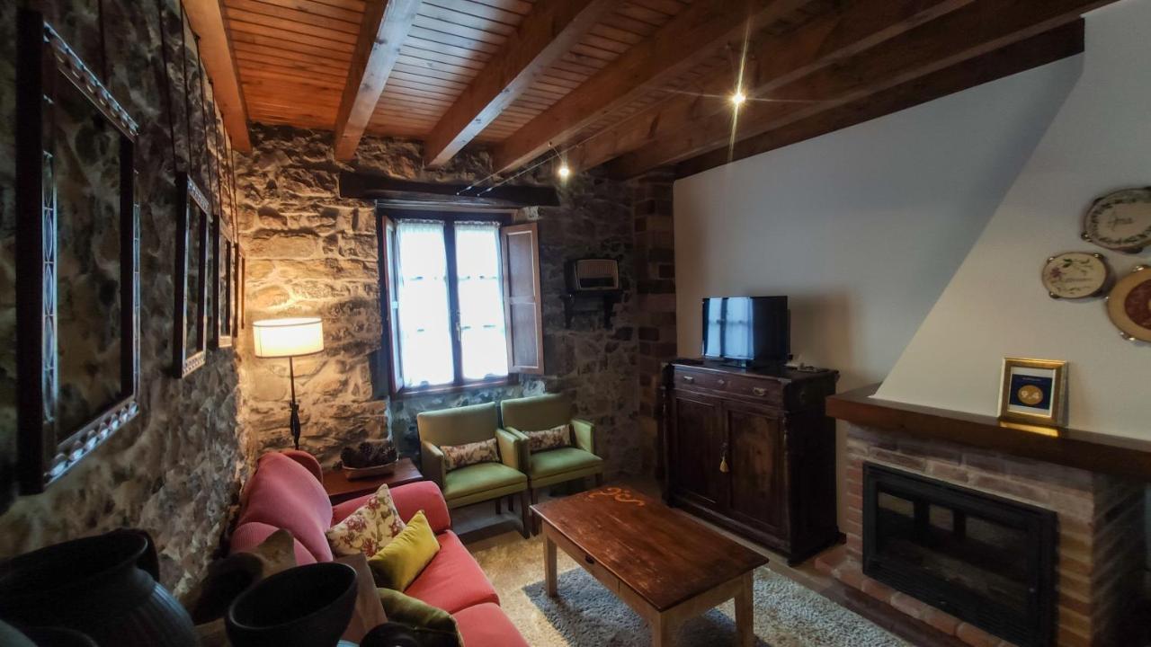 El Colladin Guest House Llerices Exterior photo