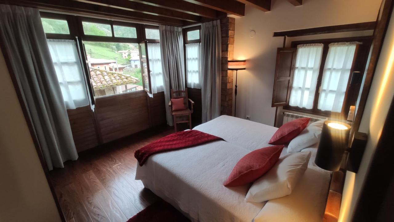 El Colladin Guest House Llerices Exterior photo